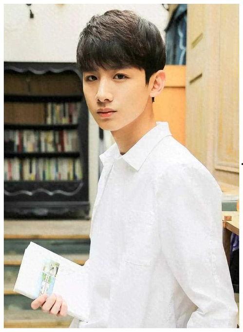 白敬亭白月光娱乐圈吃瓜,白敬亭白月光娱乐圈瓜料大揭秘  第1张